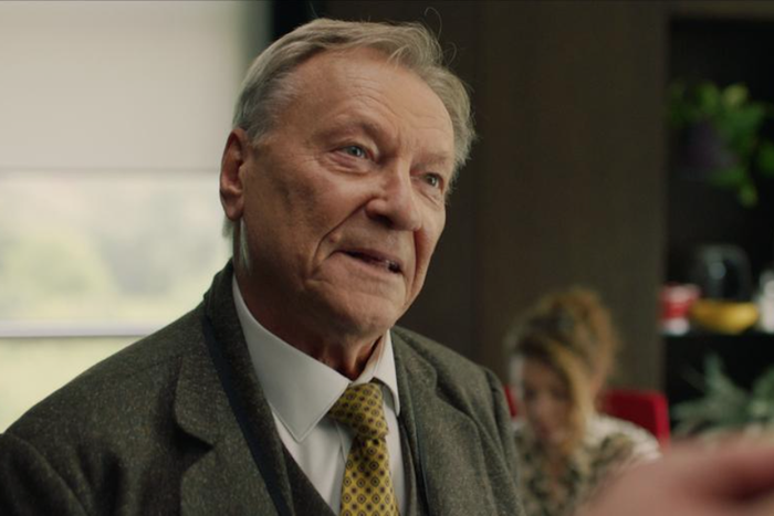 Сергей Шакуров неожиданно решил податься в курьеры. В прокат выходит душевное драмеди "Просто живи"