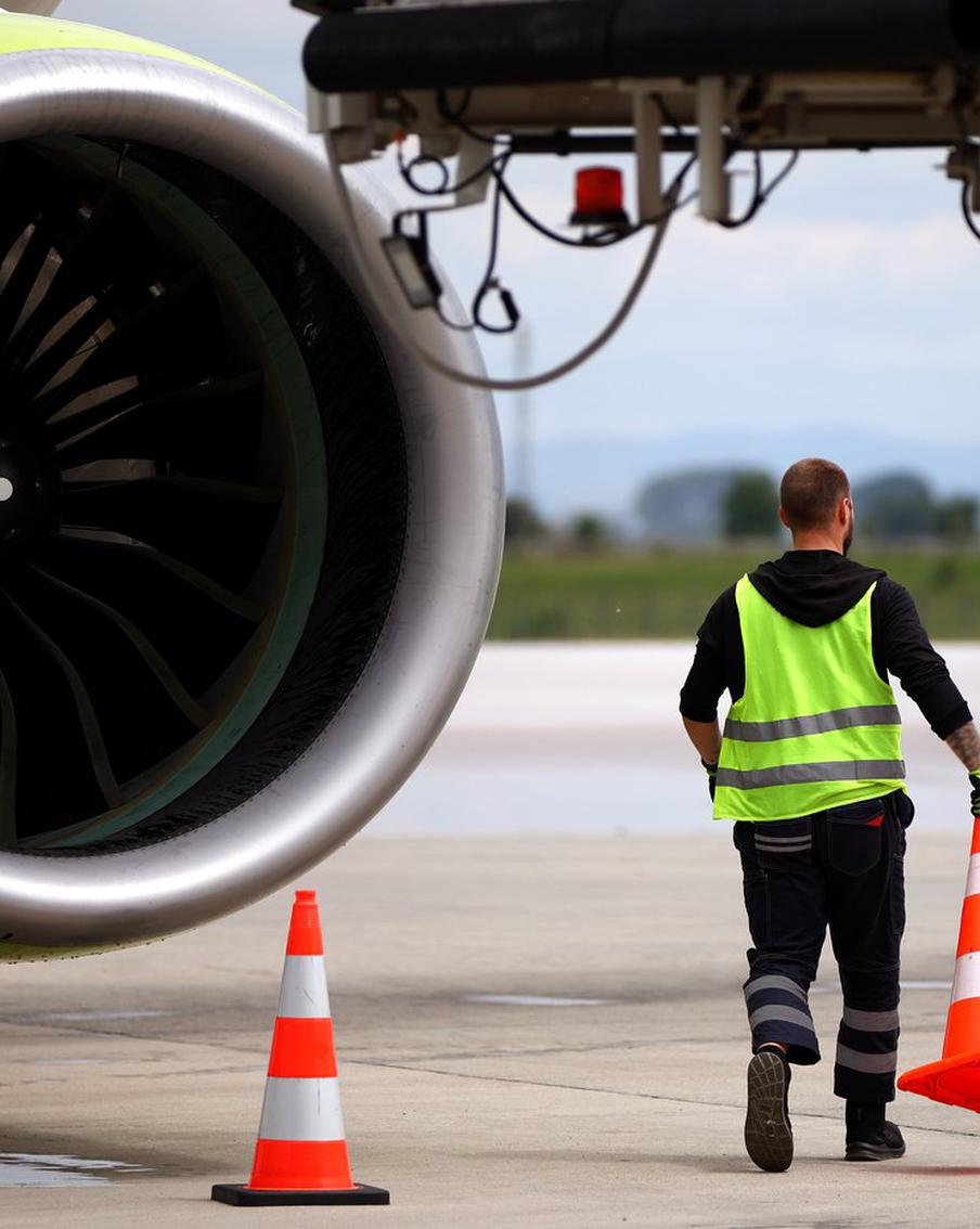 Инцидент с самолётами в аэропорту Ла-Гуардиа