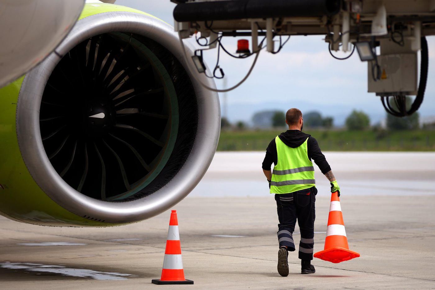 Инцидент с самолётами в аэропорту Ла-Гуардиа