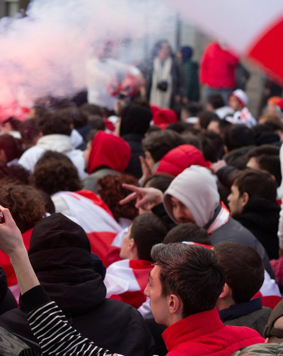 Грузинские власти подтвердили, что более 20 силовиков пострадали в ходе вчерашних протестов