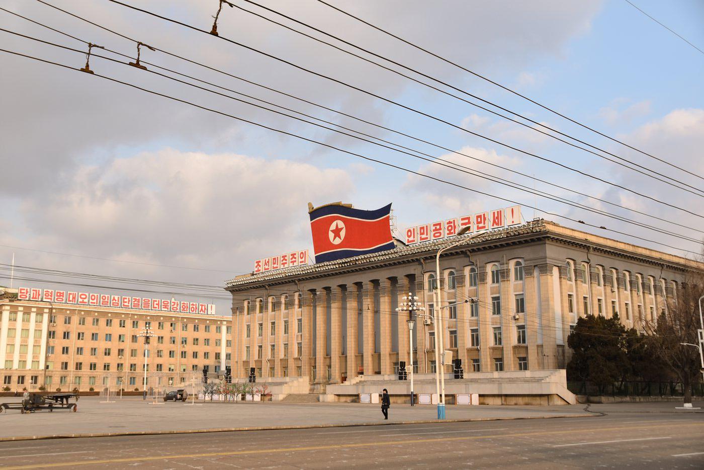 Власти Северной Кореи представили новые военные разработки на оружейной выставке