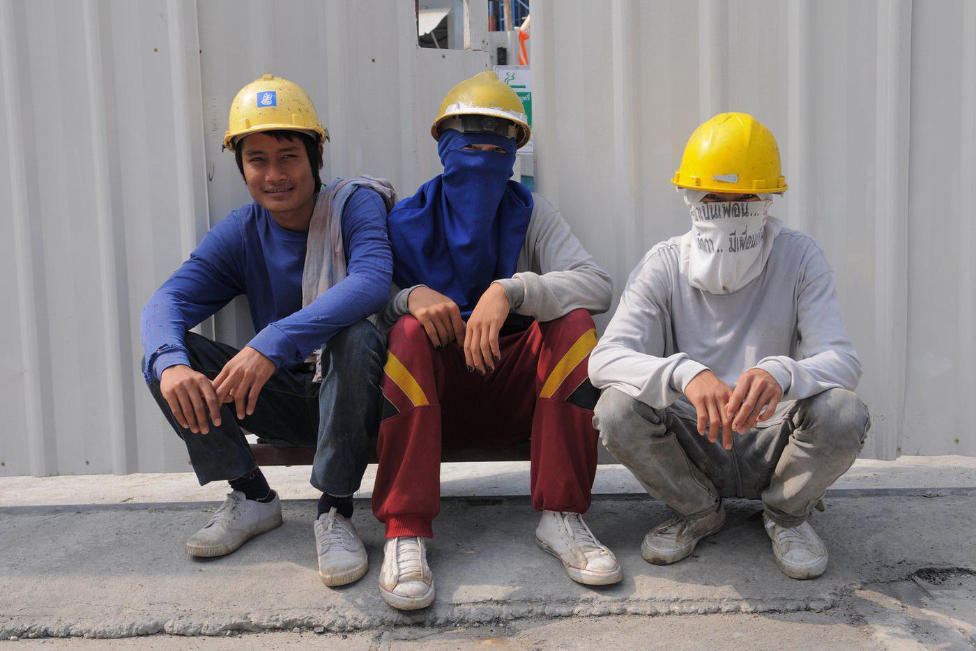 Дефицит мигрантов повышает шансы россиян на достойные условия труда