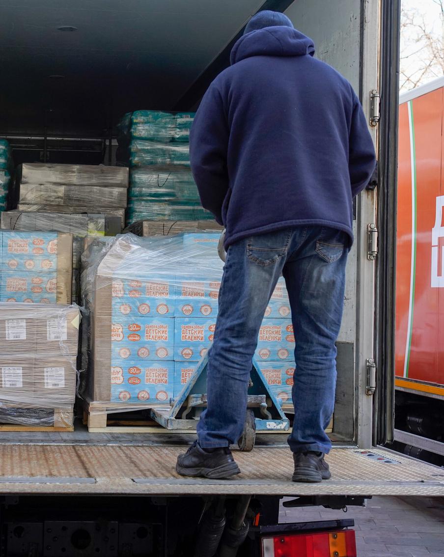 Жители юго-востока Москвы отправили в зону СВО более 100 тонн гумпомощи
