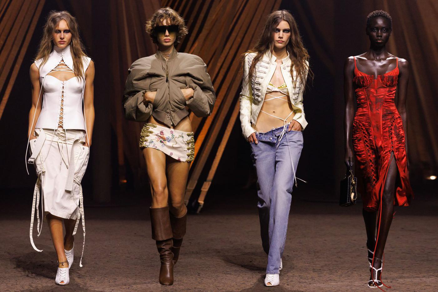 Показ Alexander McQueen.