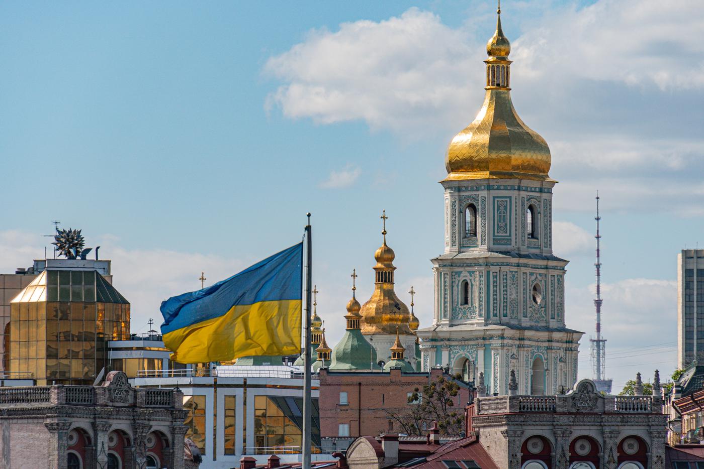 В Киеве на фоне блэкаута после взрывов начался транспортный коллапс