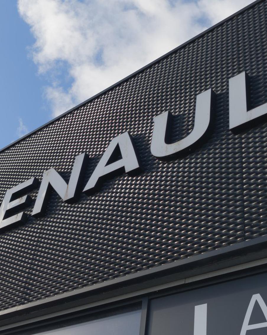 Россия ввела санкции против французского автогиганта