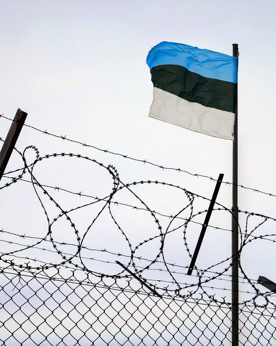 В Эстонии перекрыли проходящую через территорию Псковской области дорогу