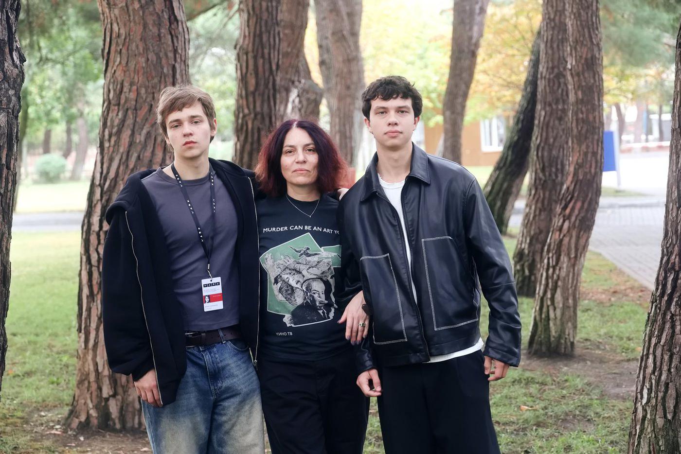 Зрителей волнует то же, что и творцов, уверены авторы сериала "Маяк"