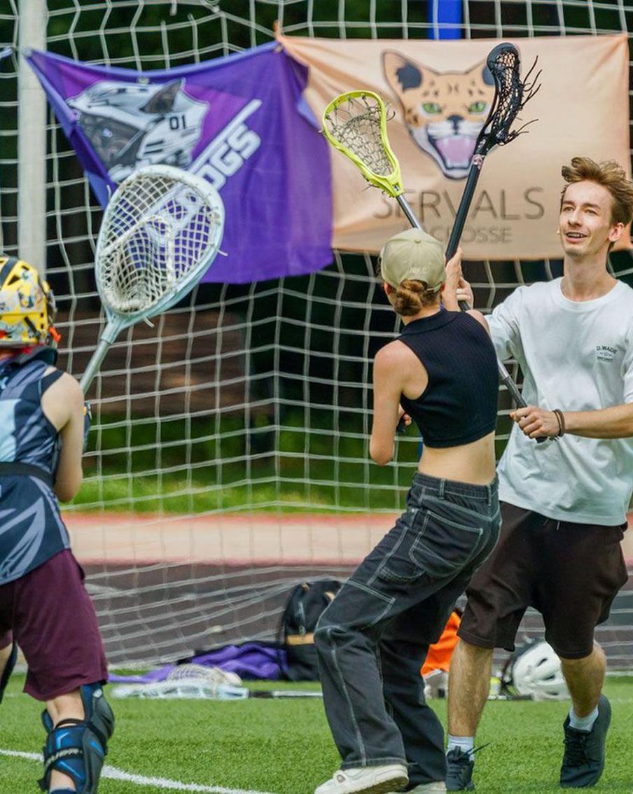 Афиша на 13 октября: играем в лакросс, плетём из кружева и изучаем окаменелости