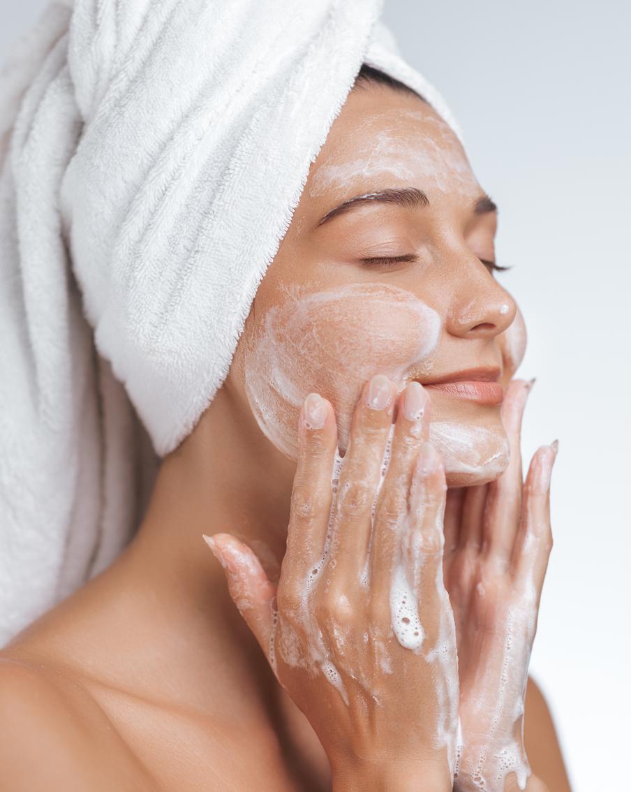 Как ежедневное умывание может испортить кожу – и как этого избежать