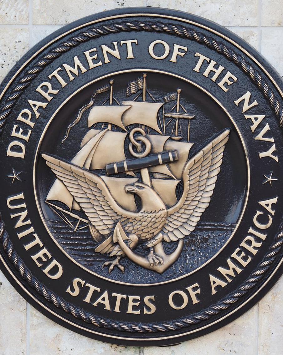 Музей морских котиков США поздравил флот снимком российского крейсера