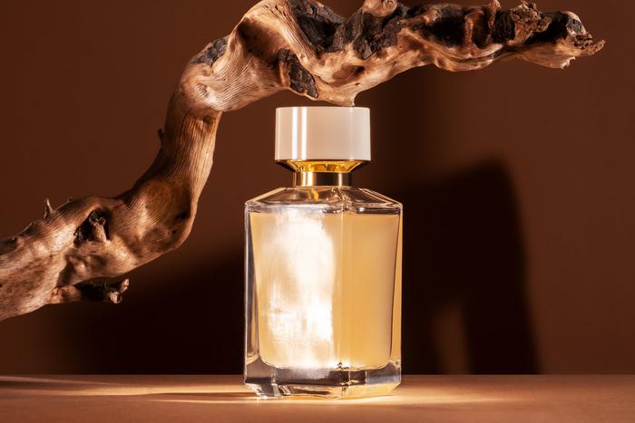 Уютные ароматы для осени: как выбрать духи, которые обнимают