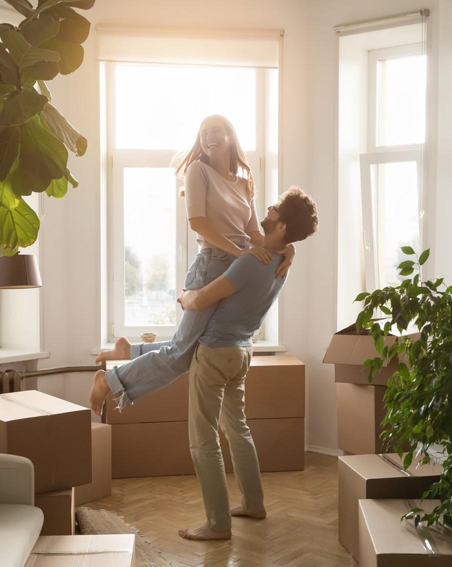 Стало известно, какую разницу в возрасте между партнёрами россияне считают допустимой