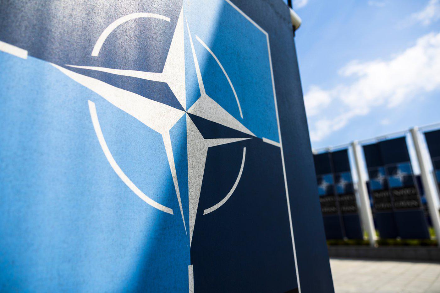 Telegraph: НАТО обсуждает разрешение сбивать истребители России