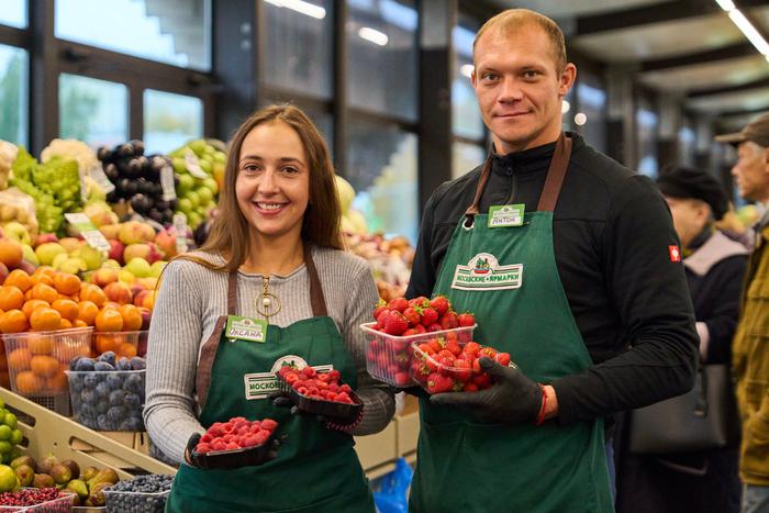 На московских ярмарках появилась ремонтантная малина и клубника