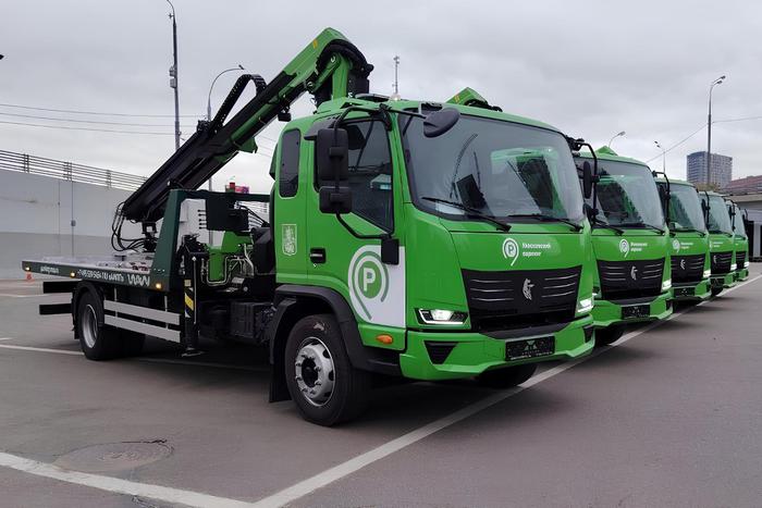 Максим Ликсутов рассказал о закупке Москвой пяти новых эвакуаторов "КамАз"