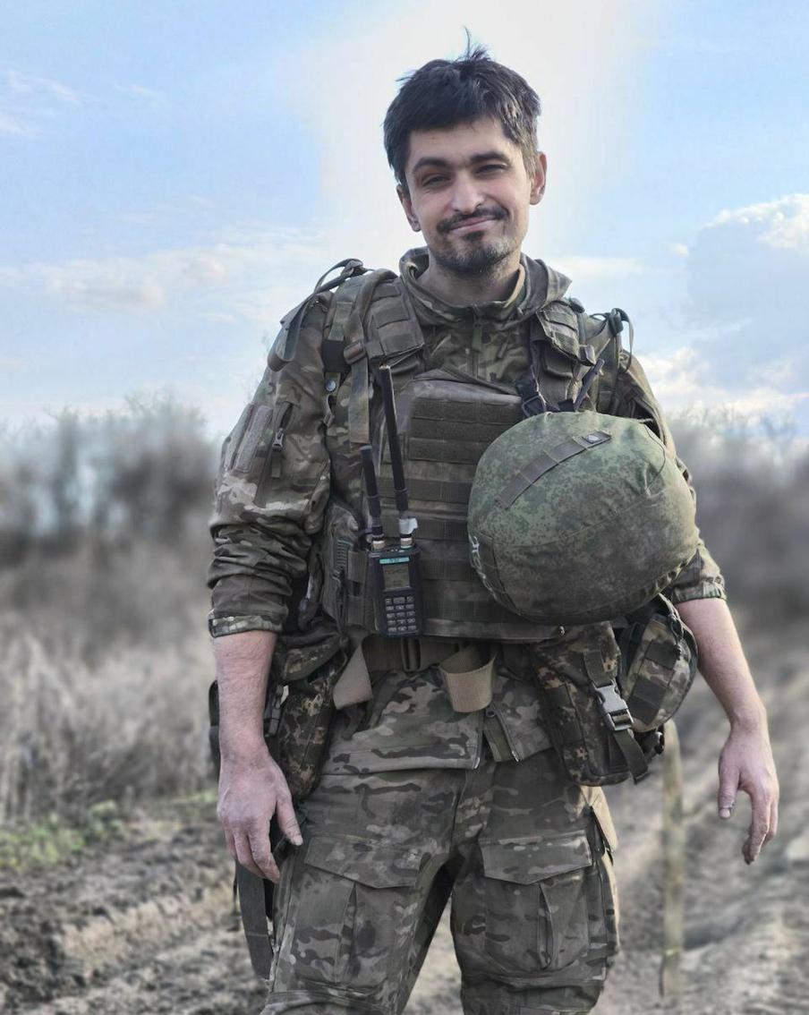 Геннадий во время боевых действий всегда старался помогать однополчанам чем мог.