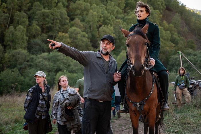 "У меня возникло ощущение, что Лермонтов находится с нами в контакте": Бакур Бакурадзе рассказал, как снимал картину о литературном гении