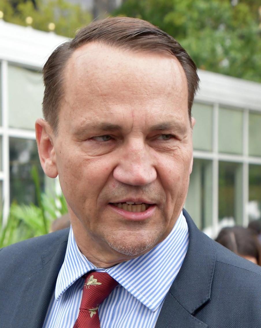 Сикорский: Орбан шептал Трампу, что Россия всегда побеждает