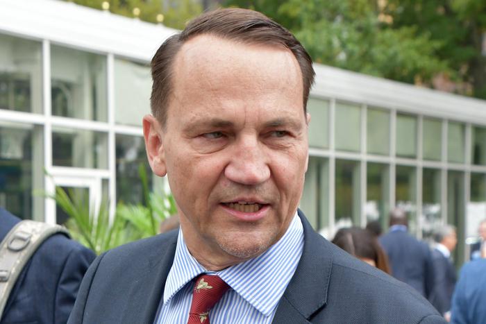 Сикорский: Орбан шептал Трампу, что Россия всегда побеждает