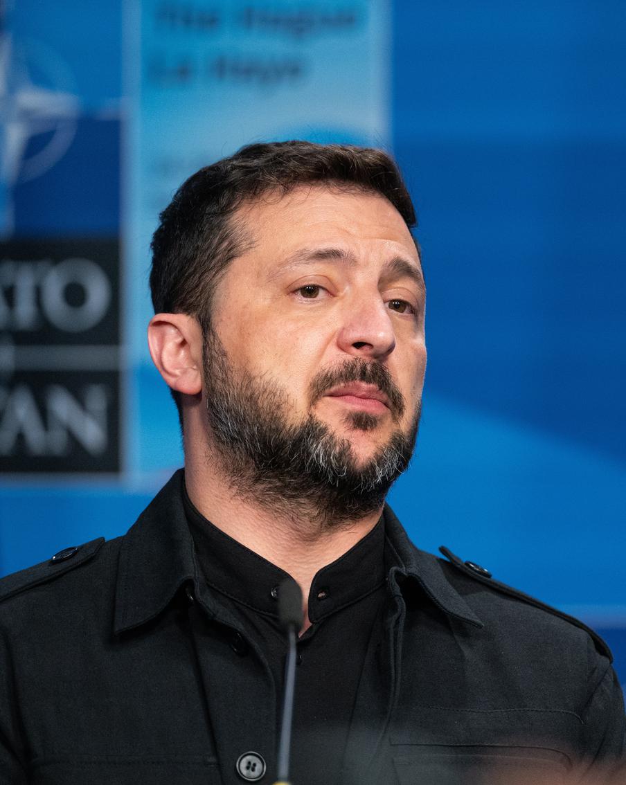 Зеленский требует от Запада усилить санкции против России