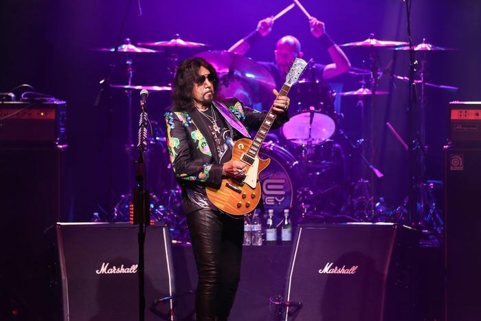 "Я научу даже марсианина играть так, чтобы гитара дымилась": биография гитариста группы Kiss Пола "Эйса" Фрейли