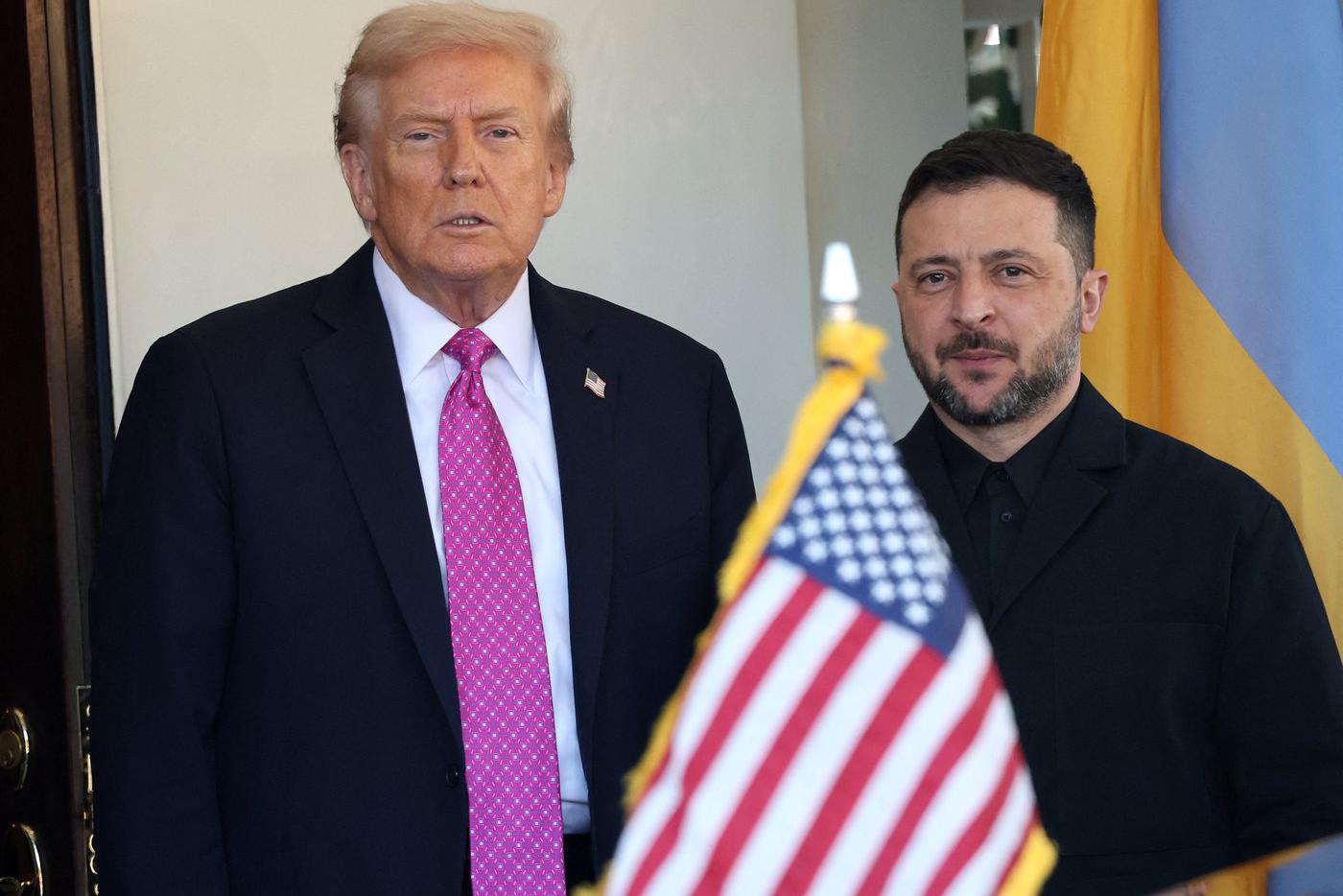 Как президент Украины Зеленский оконфузился на встрече с Трампом