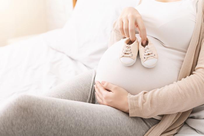 Власти Самарской области вдвое сократят размер единовременных выплат беременным школьницам и студенткам