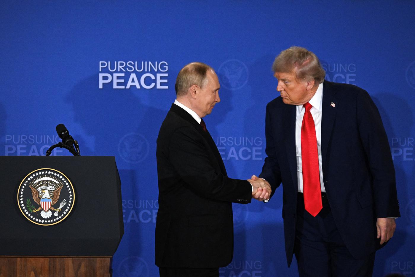 США и Россия планируют провести несколько встреч перед переговорами в Венгрии