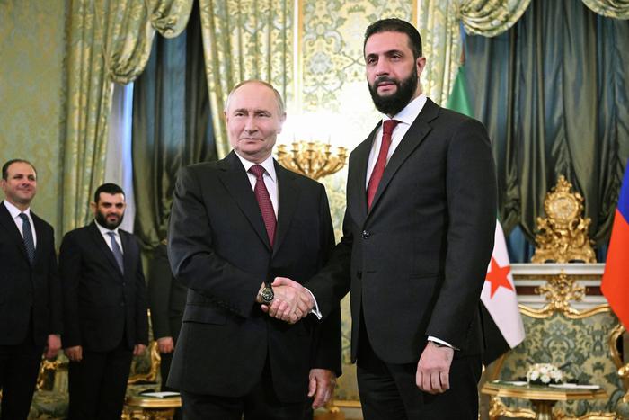 Сирия и Россия обсуждают вопрос сохранения российских военных баз в Хмеймиме и Тартусе