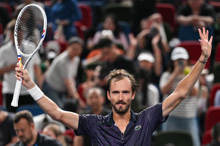 Даниил Медведев вышел из двухлетней спячки: наш теннисист наконец-то взял трофей