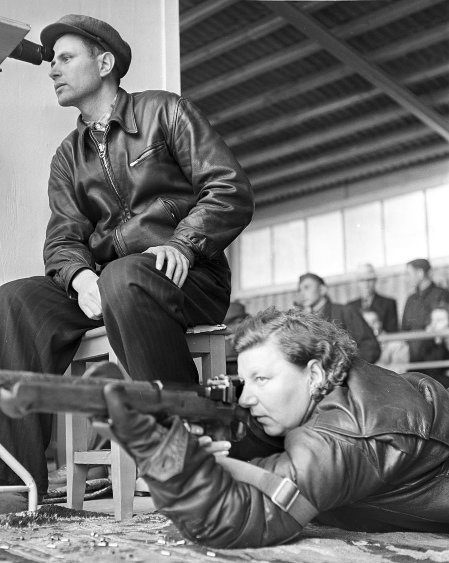 Врач Елена Донская била орущего немца и стреляла как Леди Смерть