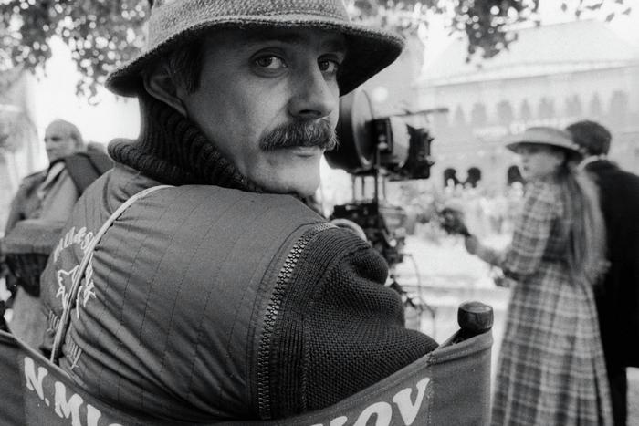 В своих картинах Никита Михалков может и хулиганить, и даже поступать противозаконно