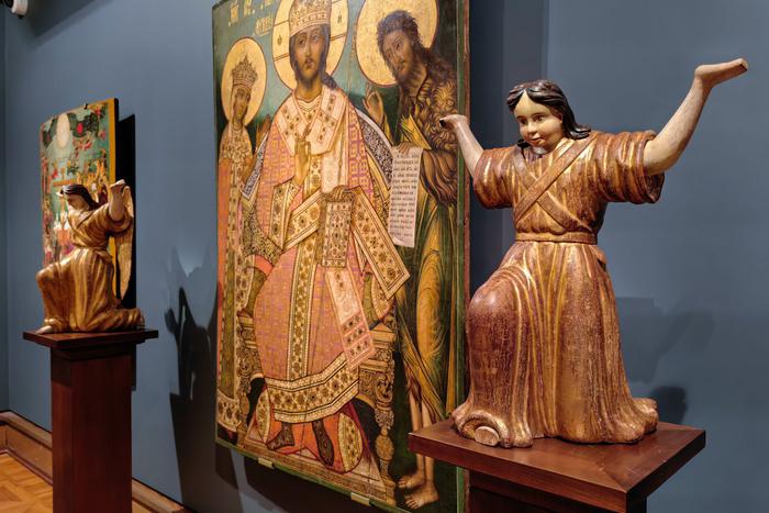 Разлучённые ангелы нашли друг друга: в Третьяковке восстановили уникальные скульптуры XVIII века