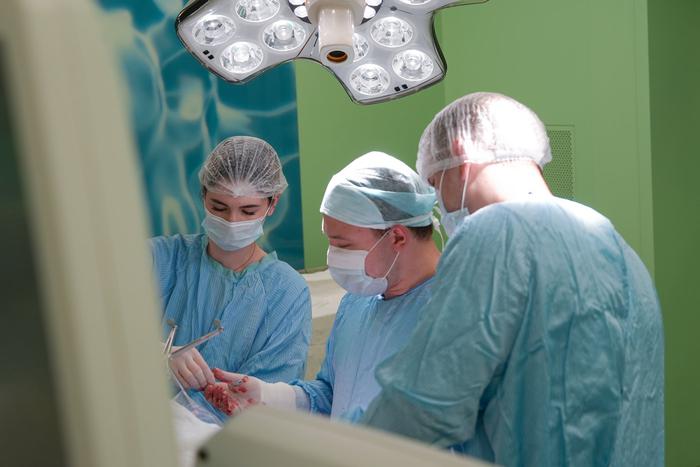 Опухоль размером с кулак едва не разрушила жизнь москвича