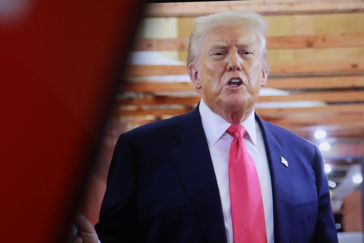 Трамп заявил, что не хочет напрасно тратить время на саммите с Путиным в Венгрии