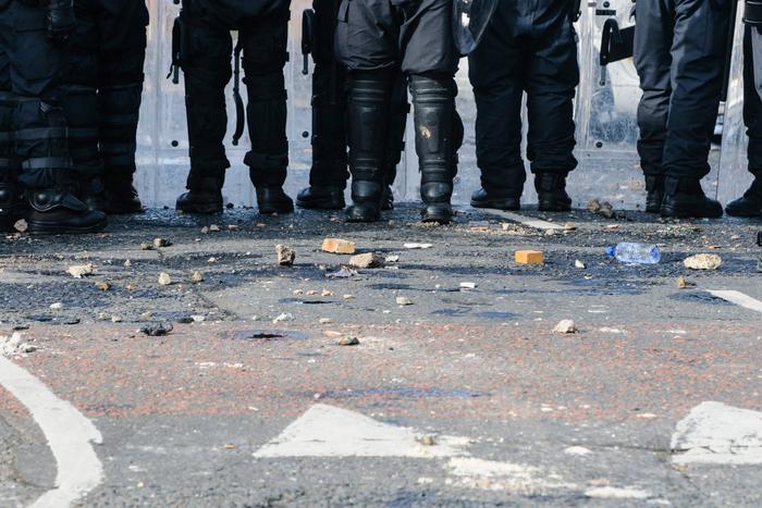 В Ирландии начались протесты из-за обвинений мигранта в насилии над ребёнком&nbsp;