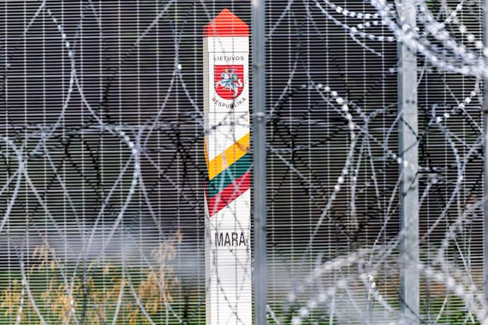 Литва закрыла погранпереходы с Белоруссией после инцидента с метеозондами