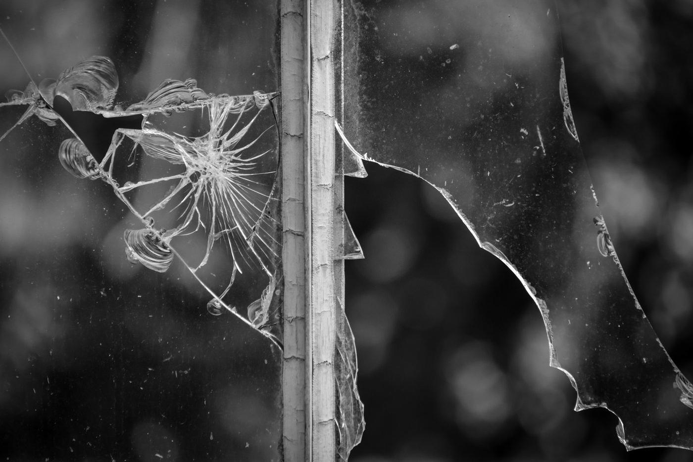 В Батайске после атаки БПЛА повреждены более 130 квартир, медцентр и авто