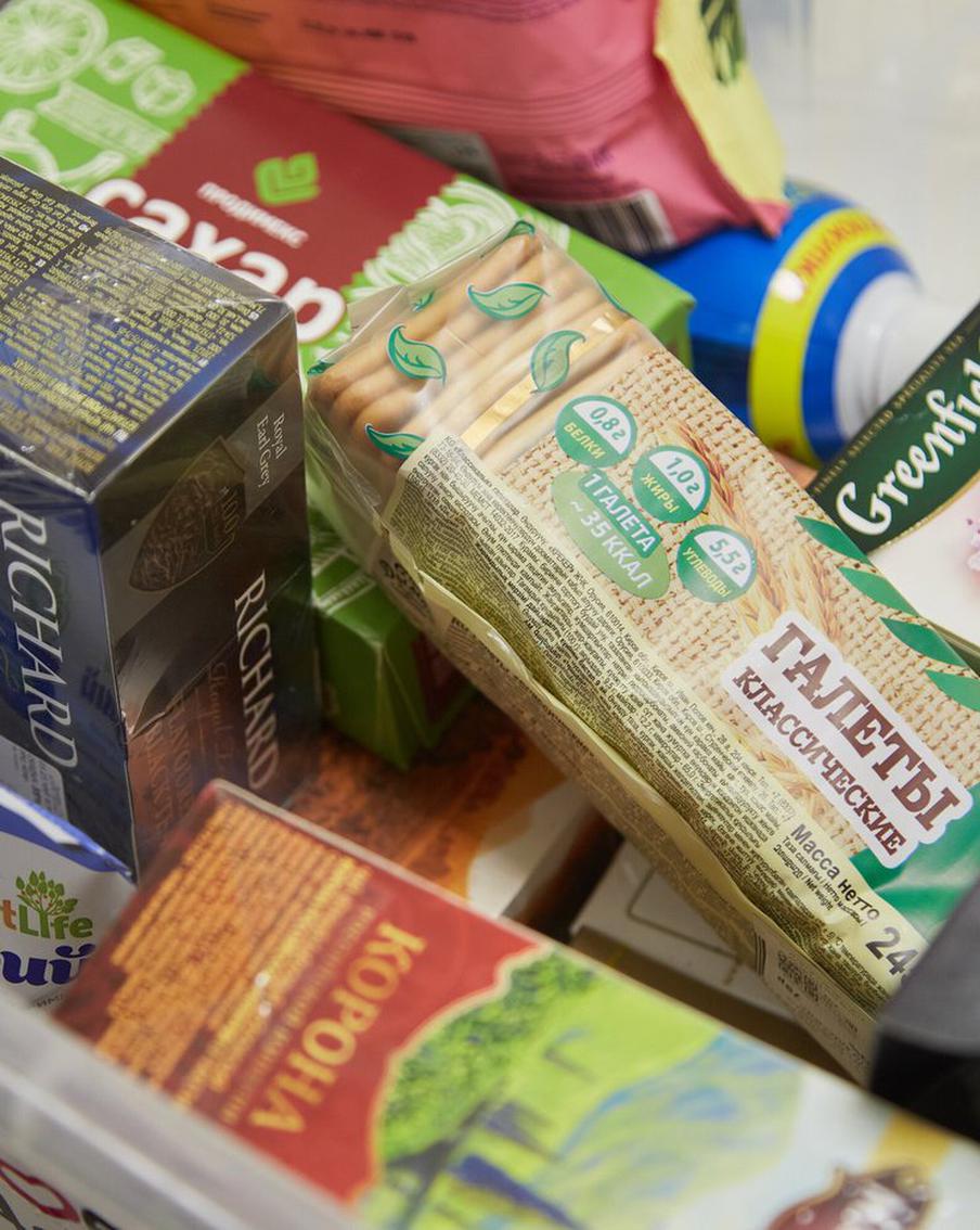 Столичные магазины и кафе регулярно отправляют гуманитарную помощь бойцам СВО