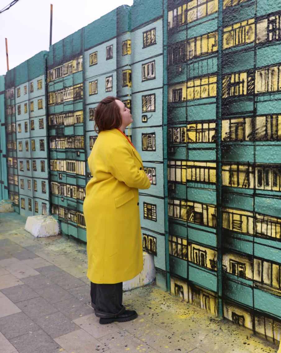 Самая известная граффити-стена Москвы снова обновилась: проект НЕТСТЕН представил выставку "Городская ось"