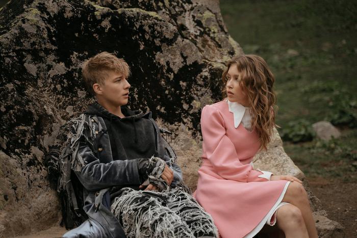 У новой Алисы что в Москве, что в Стране Чудес — на уме одна любовь