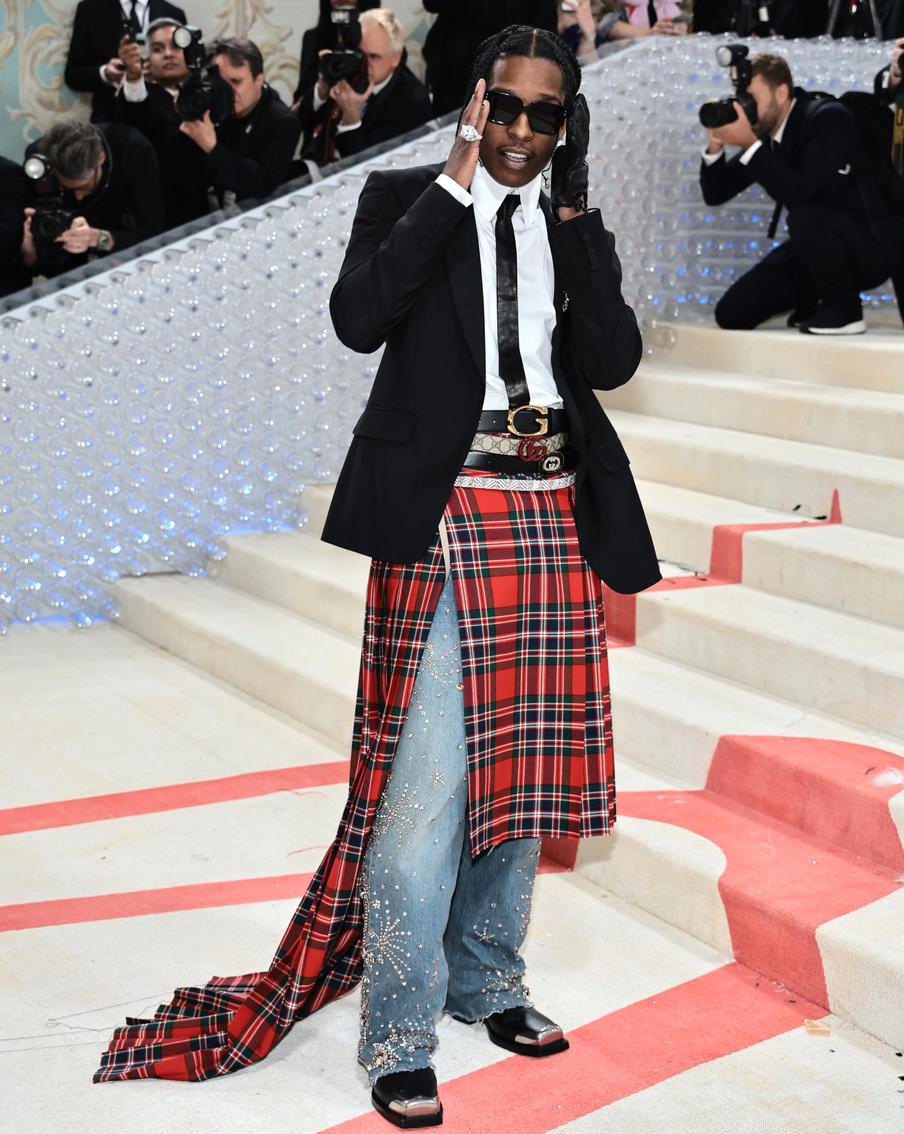 Музыкант на балу Met Gala в 2023 году.