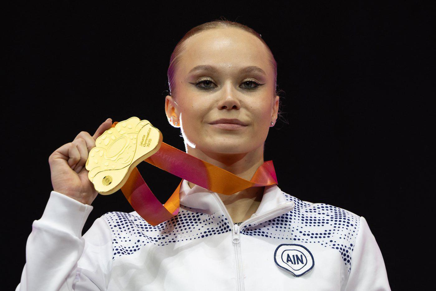 Мельникова стала чемпионкой мира и услышала Чайковского на награждении