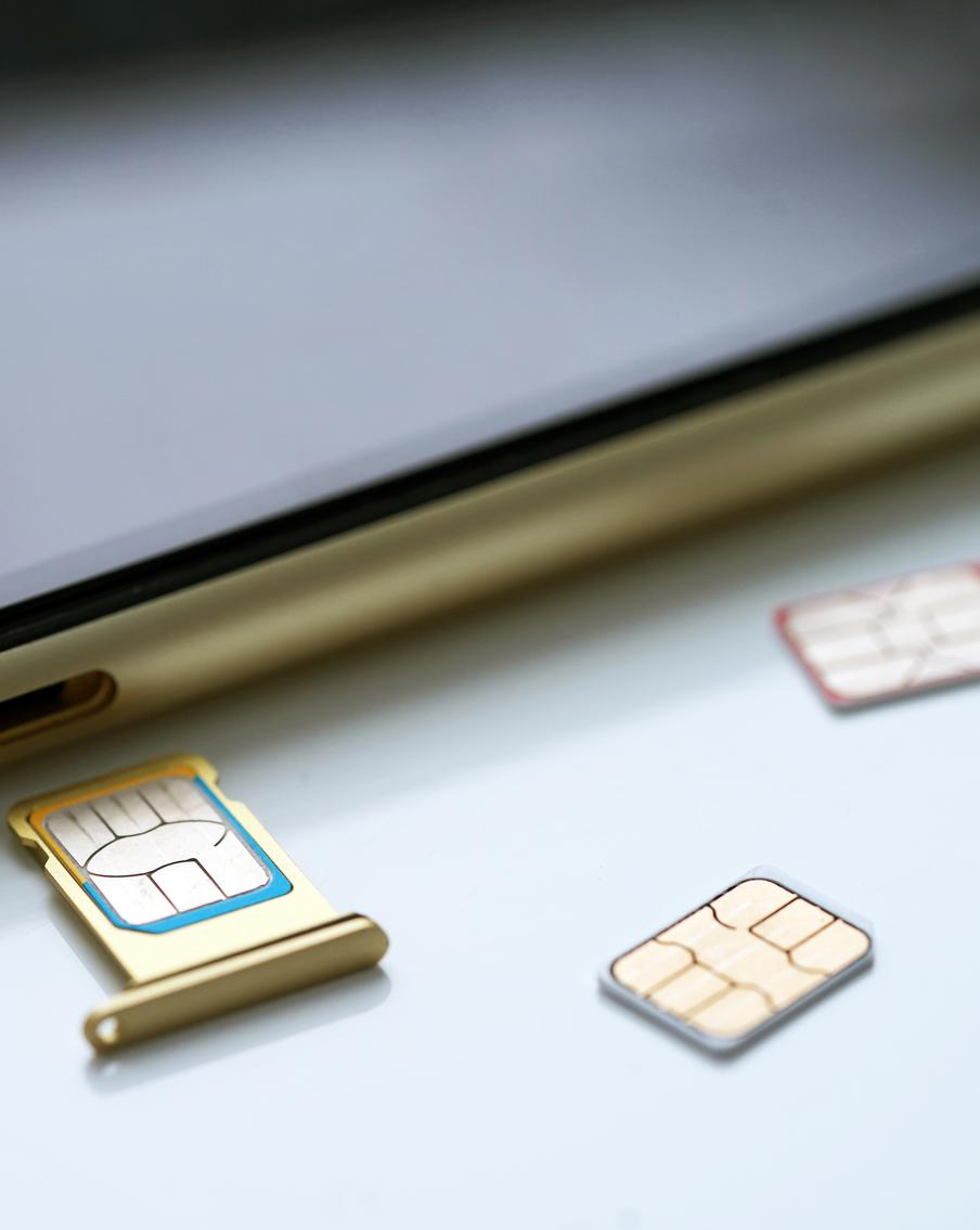 Операторы связи в России смогут блокировать лишние SIM-карты