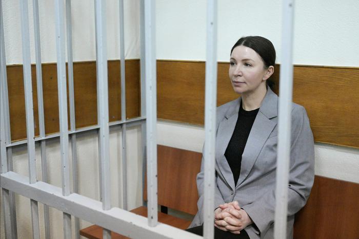 Финуправляющий требует вернуть Блиновской 10 компаний