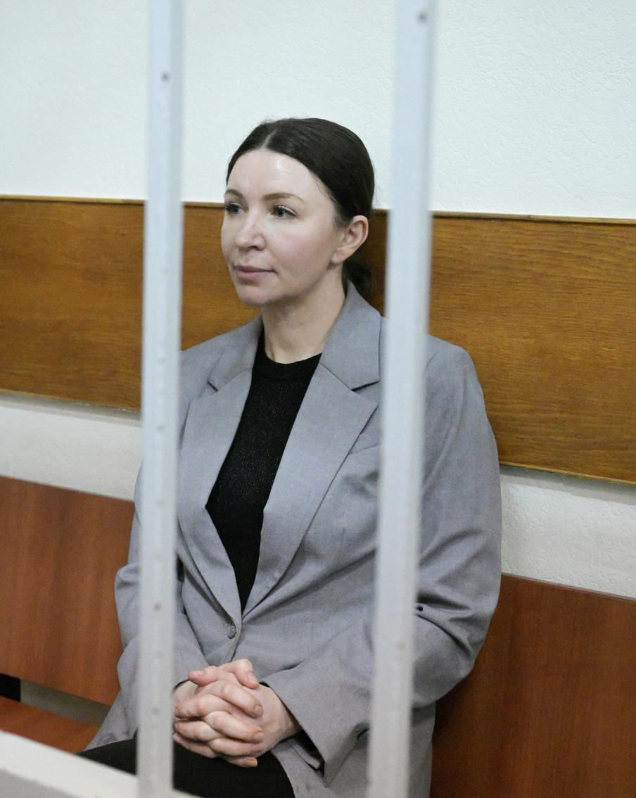 Финуправляющий требует вернуть Блиновской 10 компаний