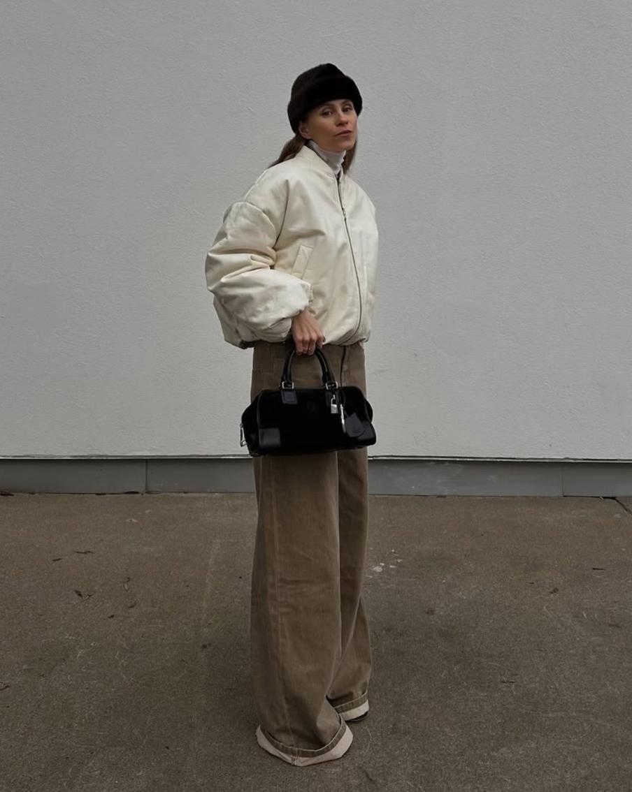 Пуховик-бомбер – оригинальная замена классики.