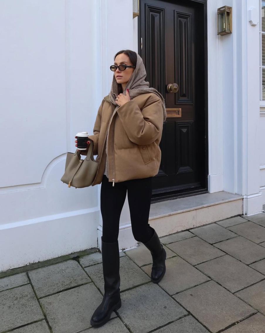 Присмотритесь к моделям из шерстяного текстиля.