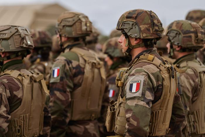 Эксперт прокомментировал отправку французских войск на Украину